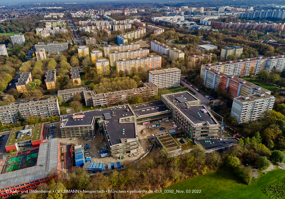 03.11.2022 -  Ostparksee mit Umgebung in Neuperlach